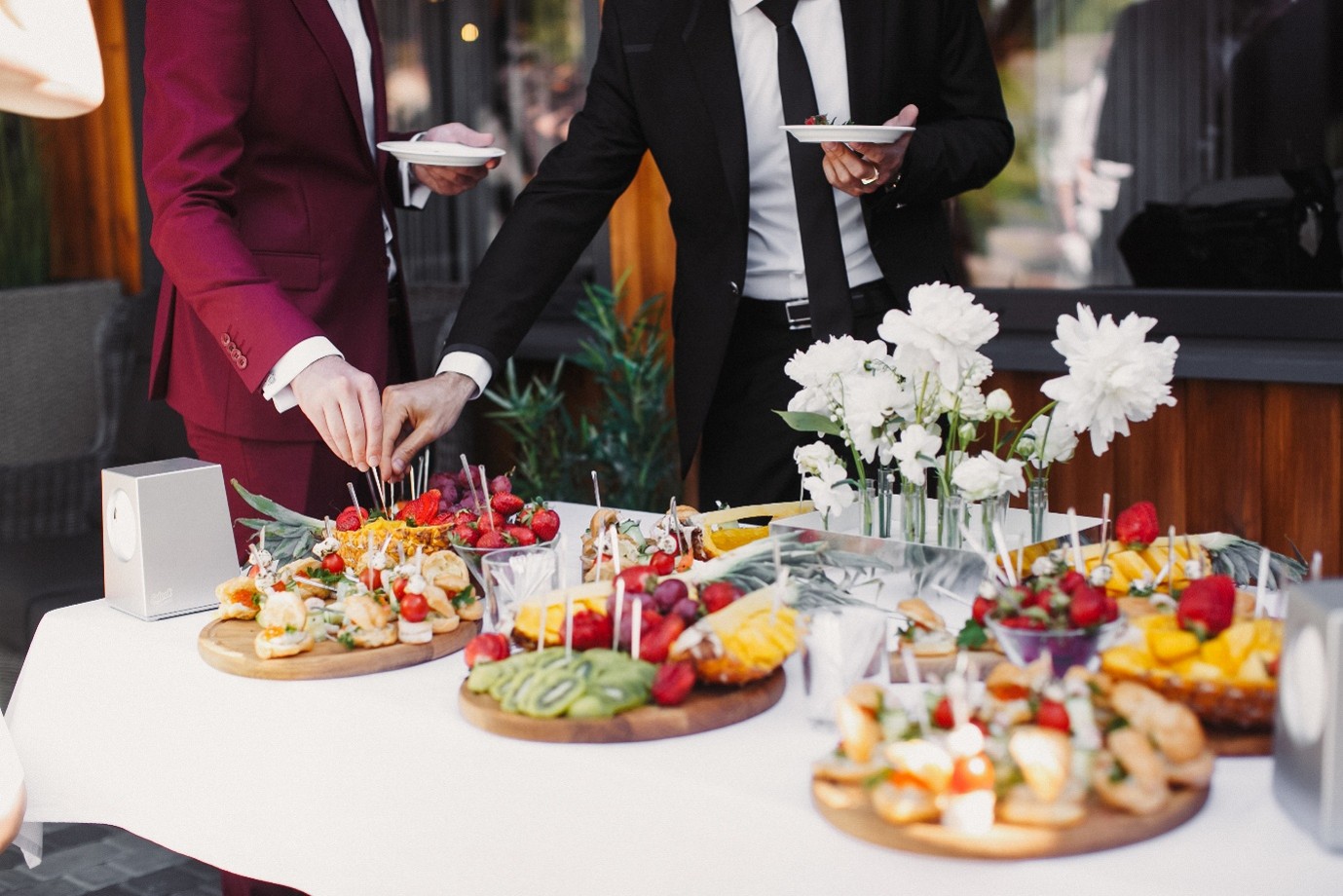 Why Are More Event Planners Choosing Professional Catering Services for Events?